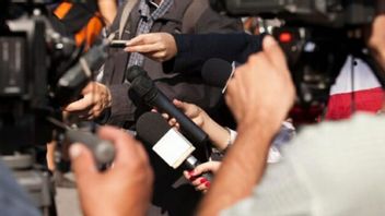 学生はビジュアルジャーナリズムコンペティションを通じて社会的現実を表現するよう奨励されています