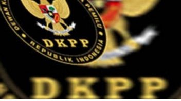 بسبب 1 دقيقة 15 الثانية الجنس فيديو دعوة القضية، كاور أعضاء لجنة الانتخابات العامة فصلت من قبل DKPP