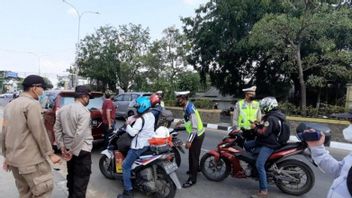 200 Voyageurs Sur La Ligne Pantura Bekasi Inspectés Par Des Officiers Conjoints