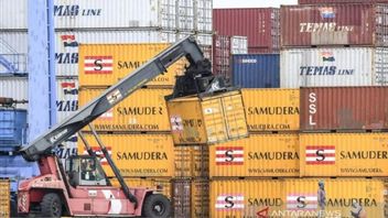 米国へのインドネシア最大の輸出商品を見ると、チャンピオンはどこにいますか?