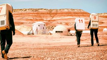المريخ محاكاة محطة البحوث تجاوز من قبل السياح والطائرات بدون طيار، والباحثين يشكون عملهم غير مجدية