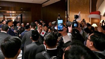 Dozens of Indonesian Residents Living in Japan Welcome President Prabowo's Arrival