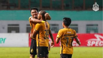 Bhayangkara Tekuk Bali 1-3, Madura Bungkam PSS Sleman 2-1