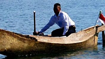 Sulkifli Rowing Boat Luttes 17 Km Pour Tester Les Soldats Potentiels TNI à Makassar