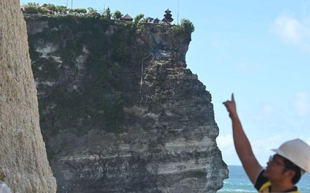 Pengerjaan Penanganan Tebing Retak Pura Uluwatu Bali Capai 70 Persen