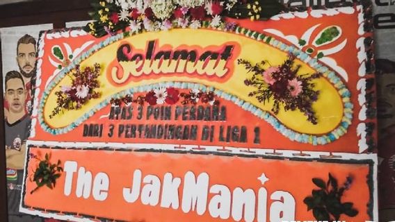 Kritik Penampilan Buruk Persija, Jakmania Kirim Karangan Bunga