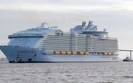 Sandar di Miami, 48 Penumpang Kapal Pesiar Symphony of the Seas Royal Caribbean Positif COVID-19