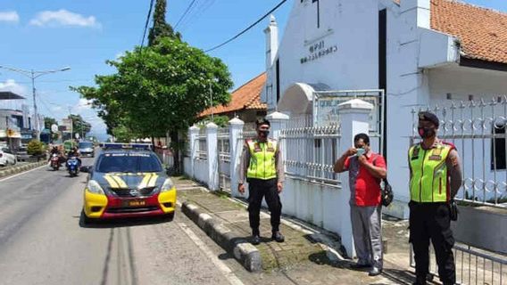 Antisipasi Aksi Teror, Polres Majalengka Perketat Keamanan di Gereja 