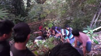 The Elderly Falls Into A 7 Meter Deep Abyss In Minsel North Sulawesi