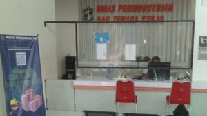 Disperinaker Surabaya Terima Aduan Pegawai yang THR Dibayar Setengah Gaji