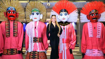 Sambutan Ondel-Ondel Bikin Mariah Carey Bahagia Saat Tiba di Jakarta
