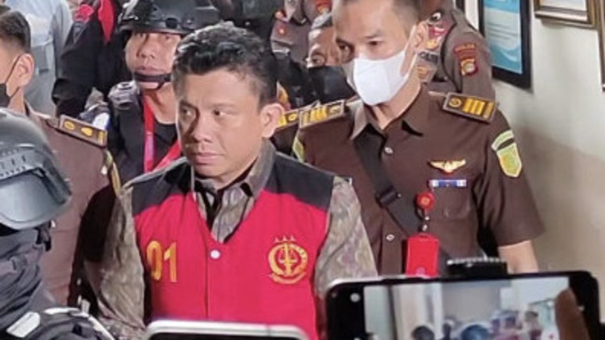 Arriving At The South Jakarta District Court, Ferdy Sambo And Putri Chandrawathi Diwawal Ketat