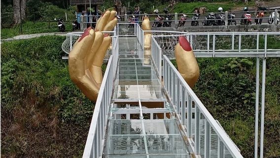 The Geong Banyumas Glass Bridge Breaks: Tourist Attraction Aesthetics Are Necessary, But Security Is More Important