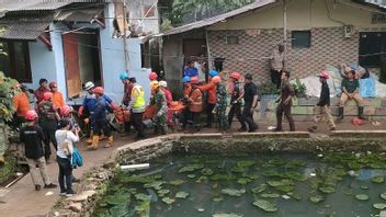 2 Korban Tewas Tertimbun Longsor di Empang Bogor Dievakuasi