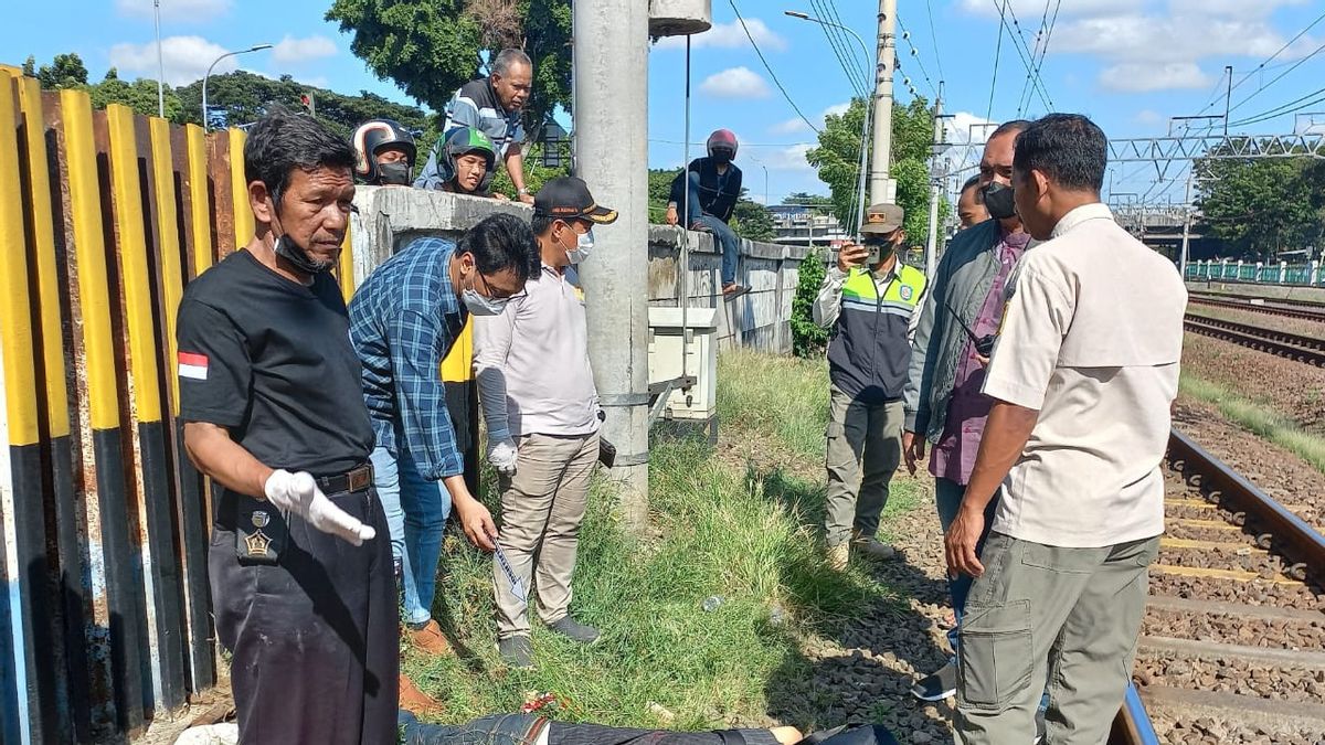 Elderly Matraman Residents Killed By KRL At The Jatinegara Station Illegal Crossing