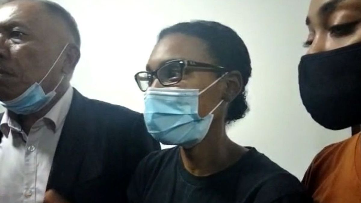 Making A Post On Facebook, Kristen Gray Denies Ever Being Hunted And Arrested By Indonesian Intelligence Or Immigration