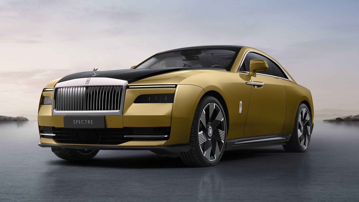 Rolls-Royce Debuts Its First Electric Car, Spectre In 2023