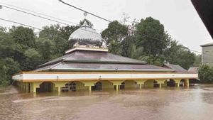 Murung Raya Kalteng Meluas的洪水使瘫痪道路进入