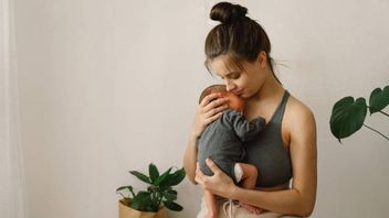 7 Cara Tingkatkan Rasa Percaya Diri Sebagai Ibu Baru