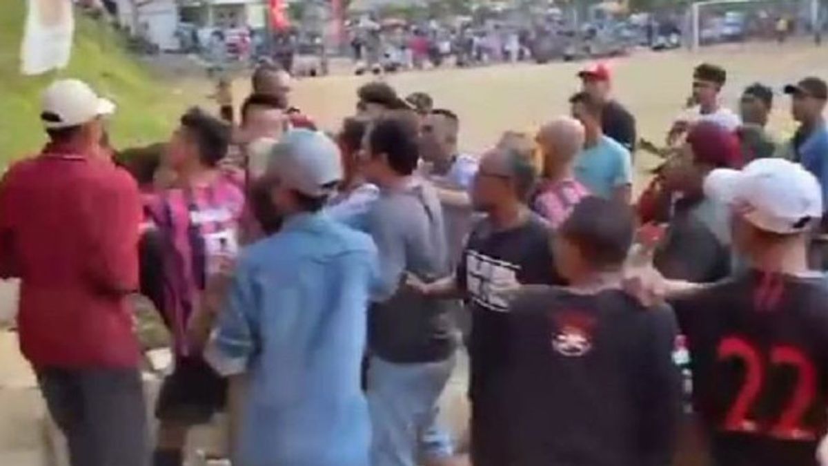 Viral Kerusuhan Suporter Sepak Bola di Sukabumi, Polisi Turun Tangan