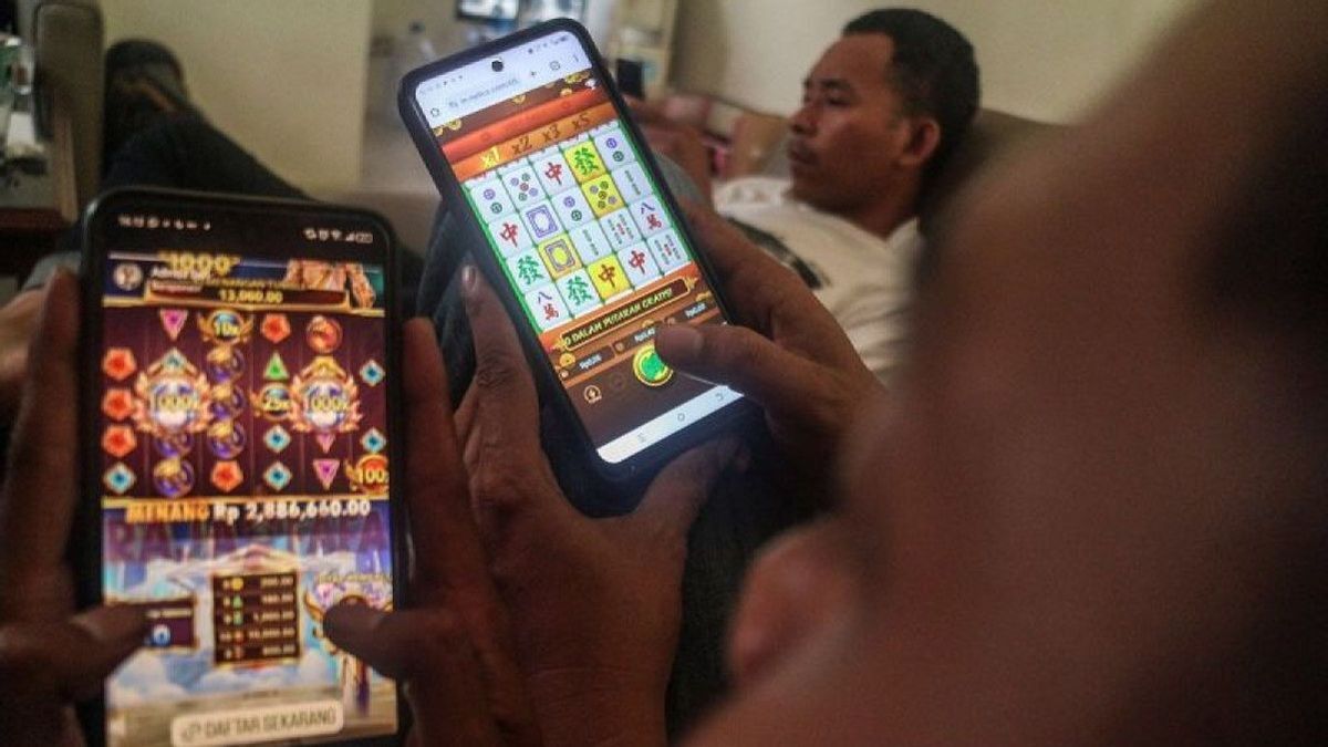 Cambodian Network Online Gambling Headquarters Raided In Cengkareng