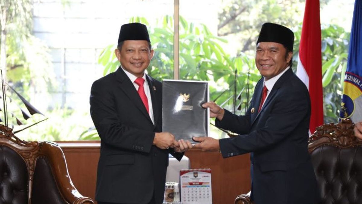 Presiden Perpanjang Jabatan Pj Gubernur Banten Al Muktabar