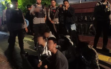 Sembilan Remaja di Kebayoran Lama Ditangkap, Polisi Temukan 2 Celurit Besar