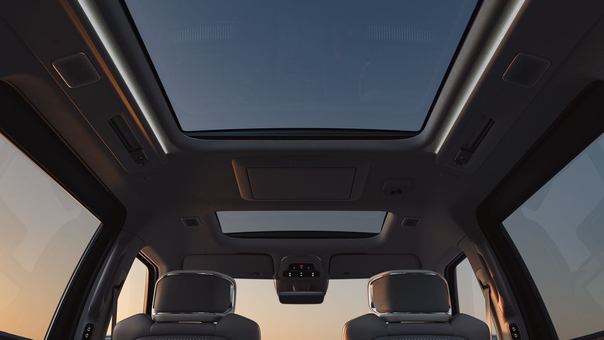 沃尔沃揭示了其首款优质小型EV豪华室内EM90