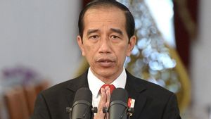 Jokowi Teken Perpres Warga yang Tak Taat Vaksin Bisa Ditunda Bansosnya
