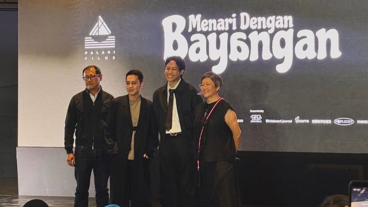 Album Menari dengan Bayangan Hindia Bakal Diadaptasi ke Layar Lebar