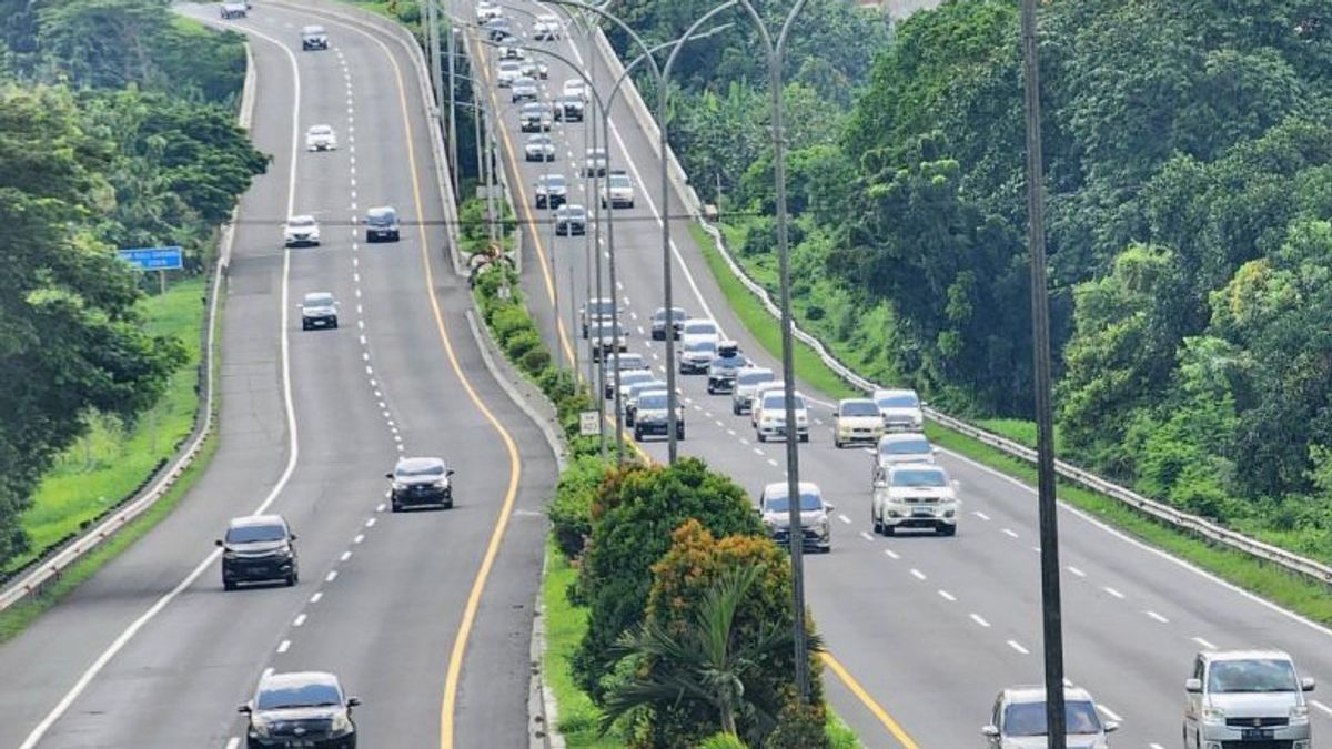 Police Re-implement One Way Semarang Dalkot Toll Road To Kalikangkung GT