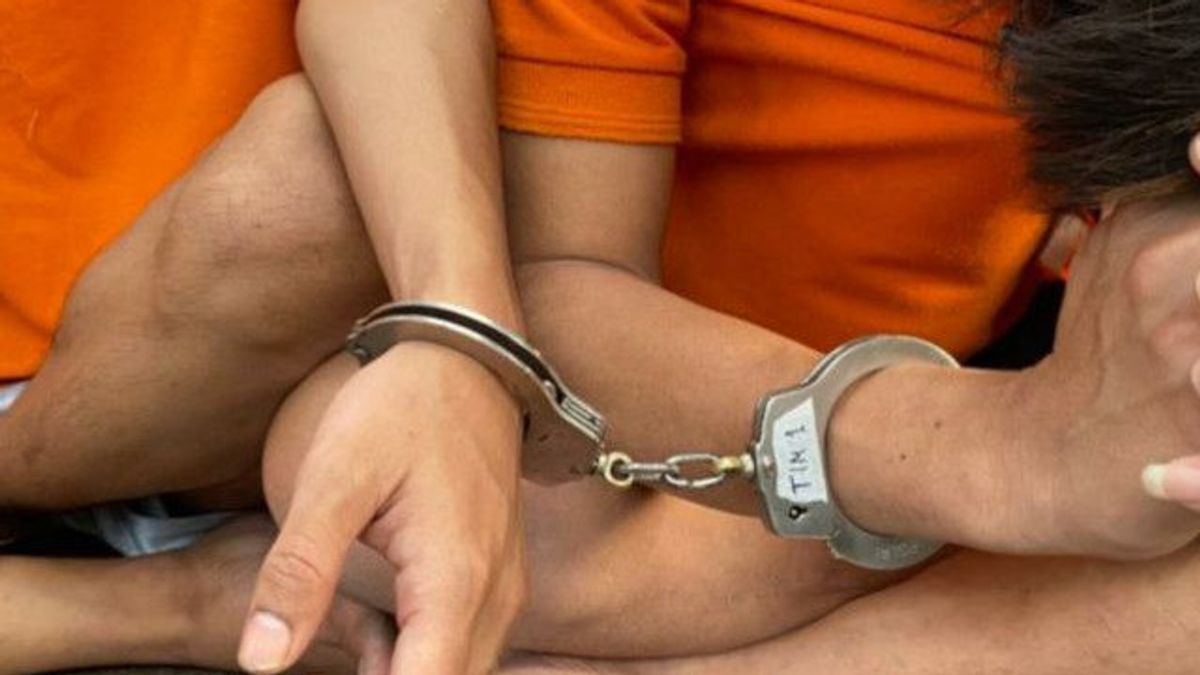 Security Guard For Methamphetamine Dealers Arrested At School In Cilandak, South Jakarta
