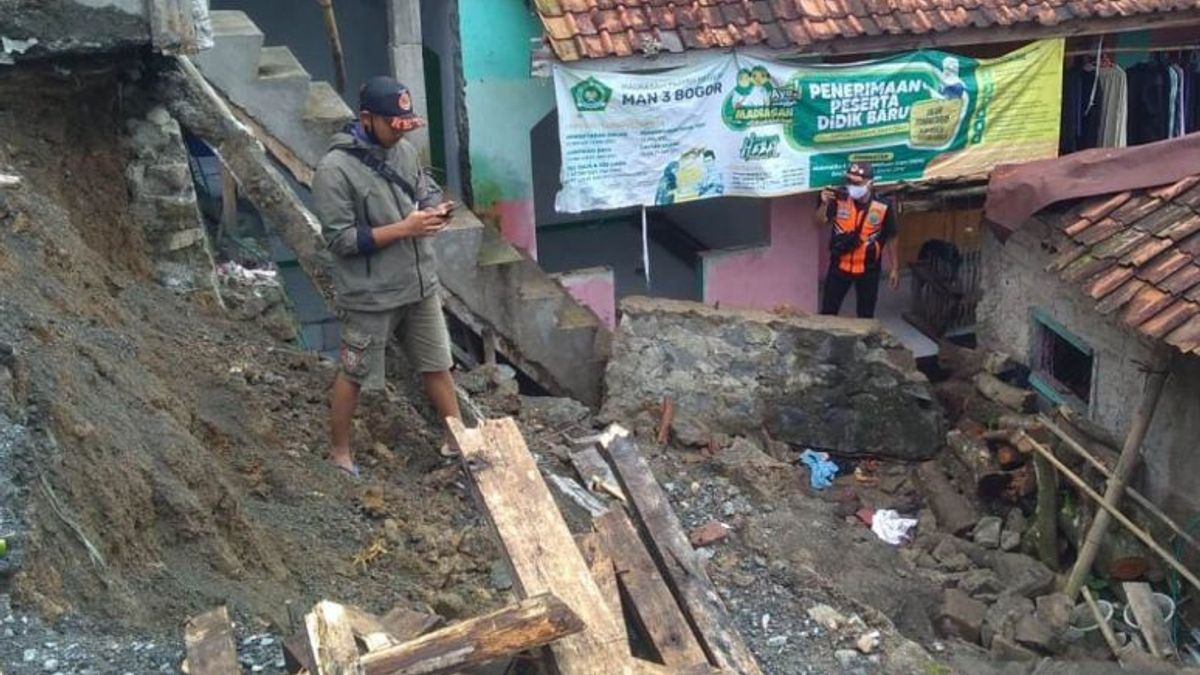 Triste Nouvelle De Cianjur, Santriwati, 12 Ans, Tué Par Un Mur Alors Qu’il Séchait Des Vêtements