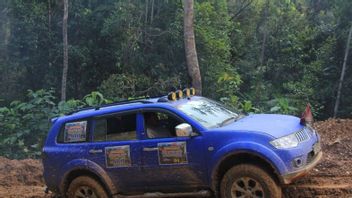 Pemkab Lanny Jaya Hibahkan Pajero dan Triton untuk Provinsi Papua Pegunungan