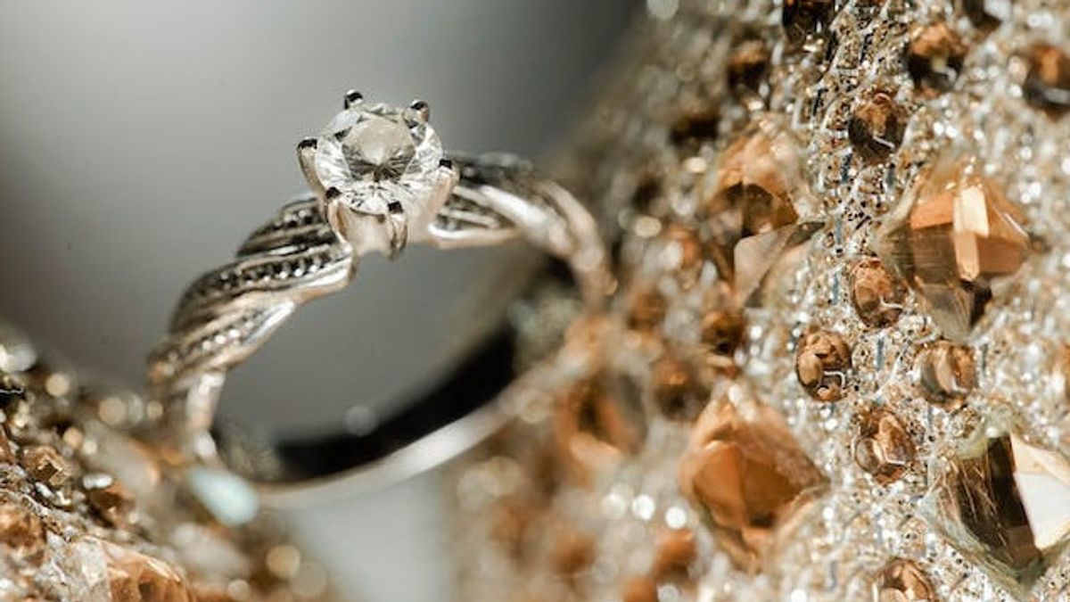 In Order Not To Be Fooled, Here Are 5 Ways To Distinguish Original And Fake  Diamonds