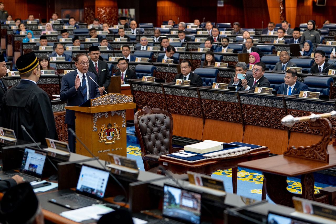 There are Concerns for Beijing, PM Anwar Ibrahim Ensures Petronas Activities in the South China Sea Enter Malaysian Territory