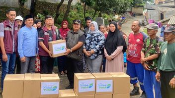 Inondation de Ciwandan, Pelindo fournit des secours alimentaires aux habitants affectés