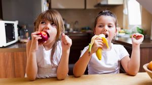 Pola Makan Sehat Anak Bisa Gagal jika Orangtua Salah Kasih Contoh