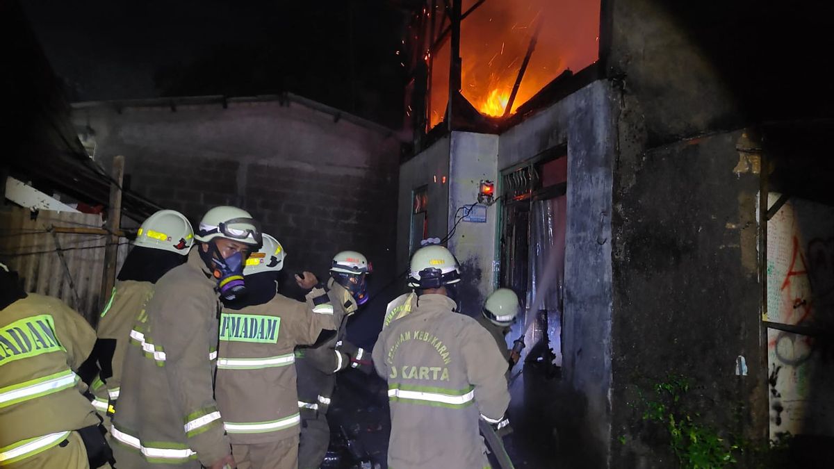 电力短路，帕萨尔雷博居民的房屋被大火烧毁，损失达到1.2亿印尼盾