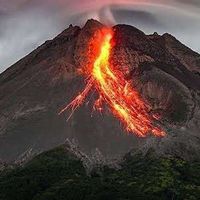 Gunung Merapi Luncurkan Awan Panas 1,5 Km, Status Tetap Siaga