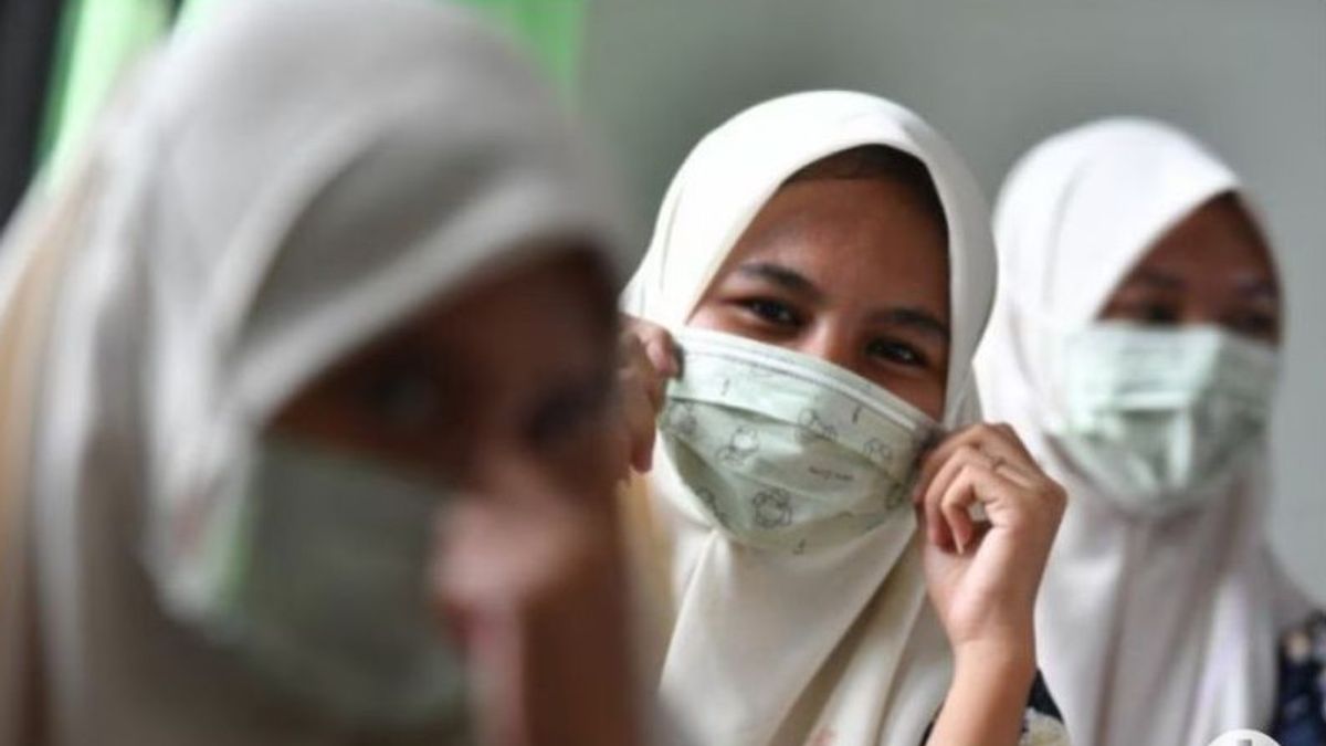 Epidemiolog Sebut Masker dan Vaksinasi Kombinasi Tepat Atasi Pandemi