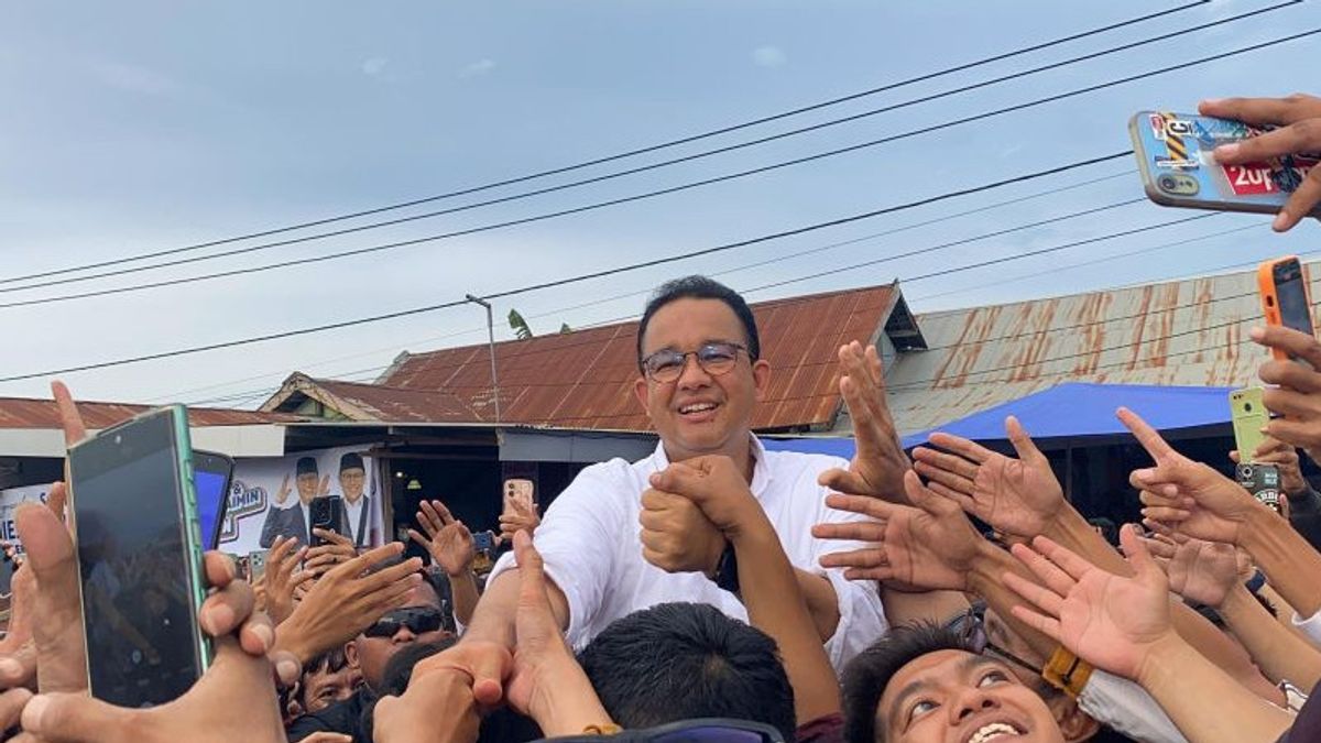 Anies Dialogue With Workers And Traders In Kendari