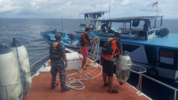 KM Cendrawasih Engine Dies In South Halmehara Waters, Rescued By Ternate Basarnas