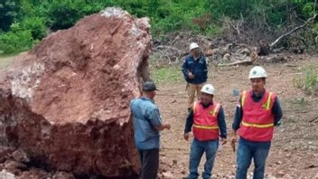 鉱山検査官は、岩の雪崩によって殺された2人の犠牲者を飲み込んだアチェベサールの発掘調査Cを調査
