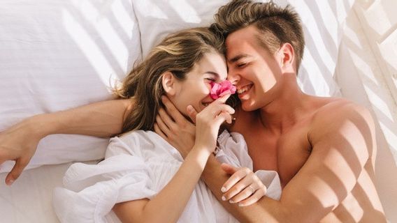 セックス中にあなたのパートナーとより親密になる7つのトリック