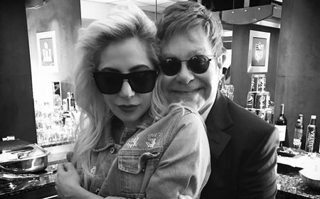 Lady Gaga Sebut Elton John Sebagai Instrumental Hidupnya