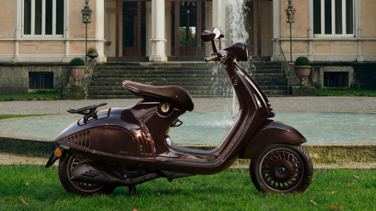 Rayakan Tahun Kuda, Vespa 946 Horse Meluncur dengan Unit Terbatas