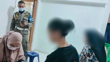 Satpol PP Amankan 16 Orang Saat Razia Asusila di Padang