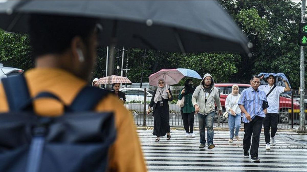 Mayoritas Kota Besar di Indonesia Diprakirakan Bakal Diguyur Hujan Sabtu Ini