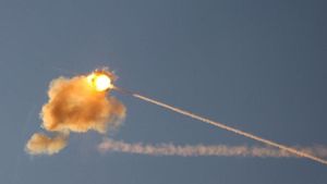Dipicu Tembakan Roket Palestina, Israel Lalukan Serangan Udara di Gaza